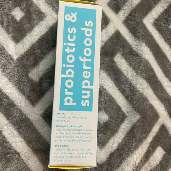 Tula so polished
exfoliating sugar scrub - Picture 5 of 11